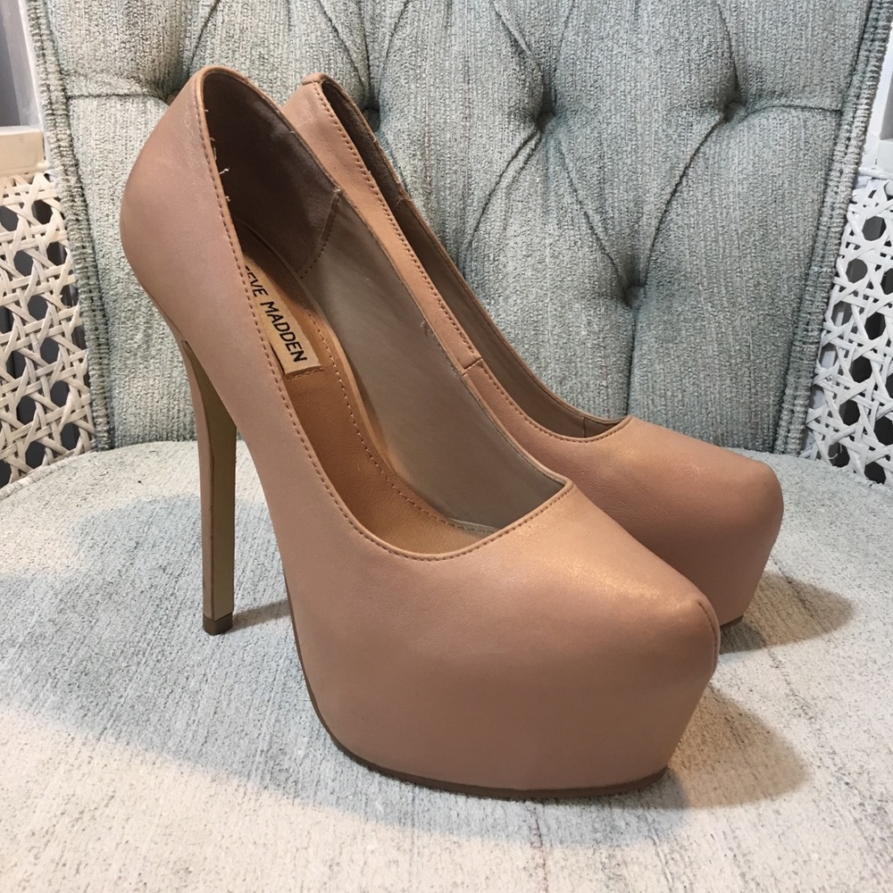 Steve Madden Ultra High Platforms Delerius 7.5